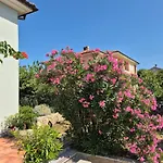 Srdoc Za 8 Osoba S Privatnim Bazenom Apartment