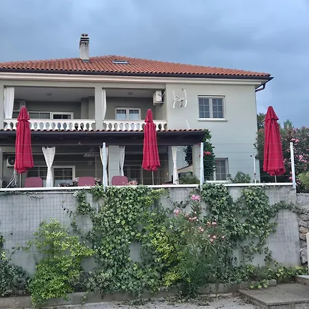 Srdoc Za 8 Osoba S Privatnim Bazenom Šmrika